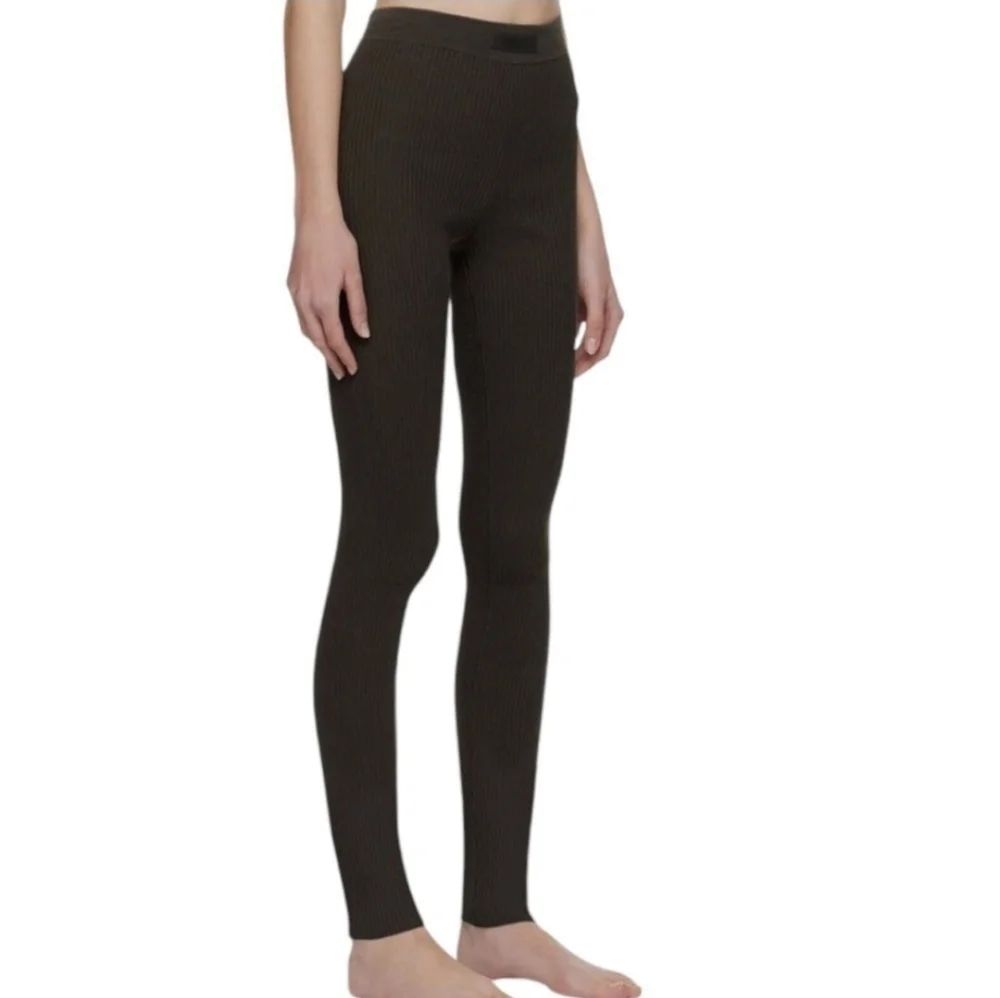 Essentials Charcoal/ Chocolate Ribbed Leggings Size M - Picture 3 of 12